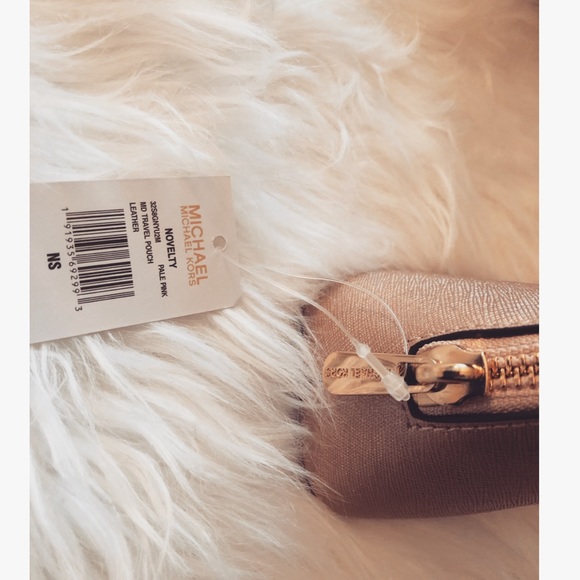 ✨SOLD✨[michael kors] pouch - Picture 4 of 8